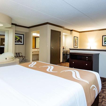 Quality Inn & Suites Quakertown-Allentown Экстерьер фото