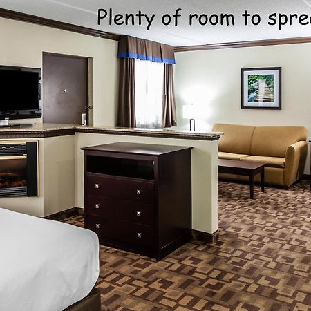 Quality Inn & Suites Quakertown-Allentown Экстерьер фото