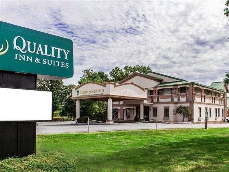 Quality Inn & Suites Quakertown-Allentown Экстерьер фото