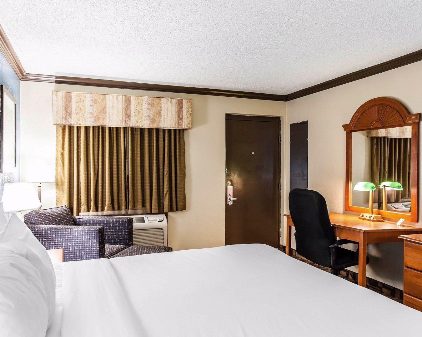 Quality Inn & Suites Quakertown-Allentown Экстерьер фото