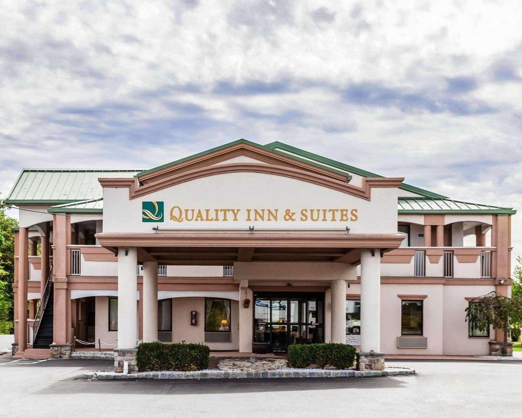 Quality Inn & Suites Quakertown-Allentown Экстерьер фото