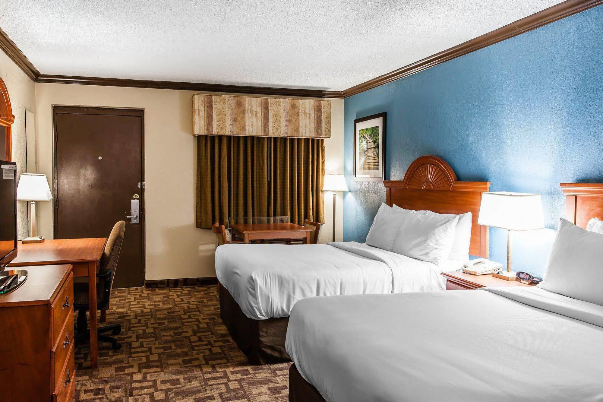 Quality Inn & Suites Quakertown-Allentown Экстерьер фото