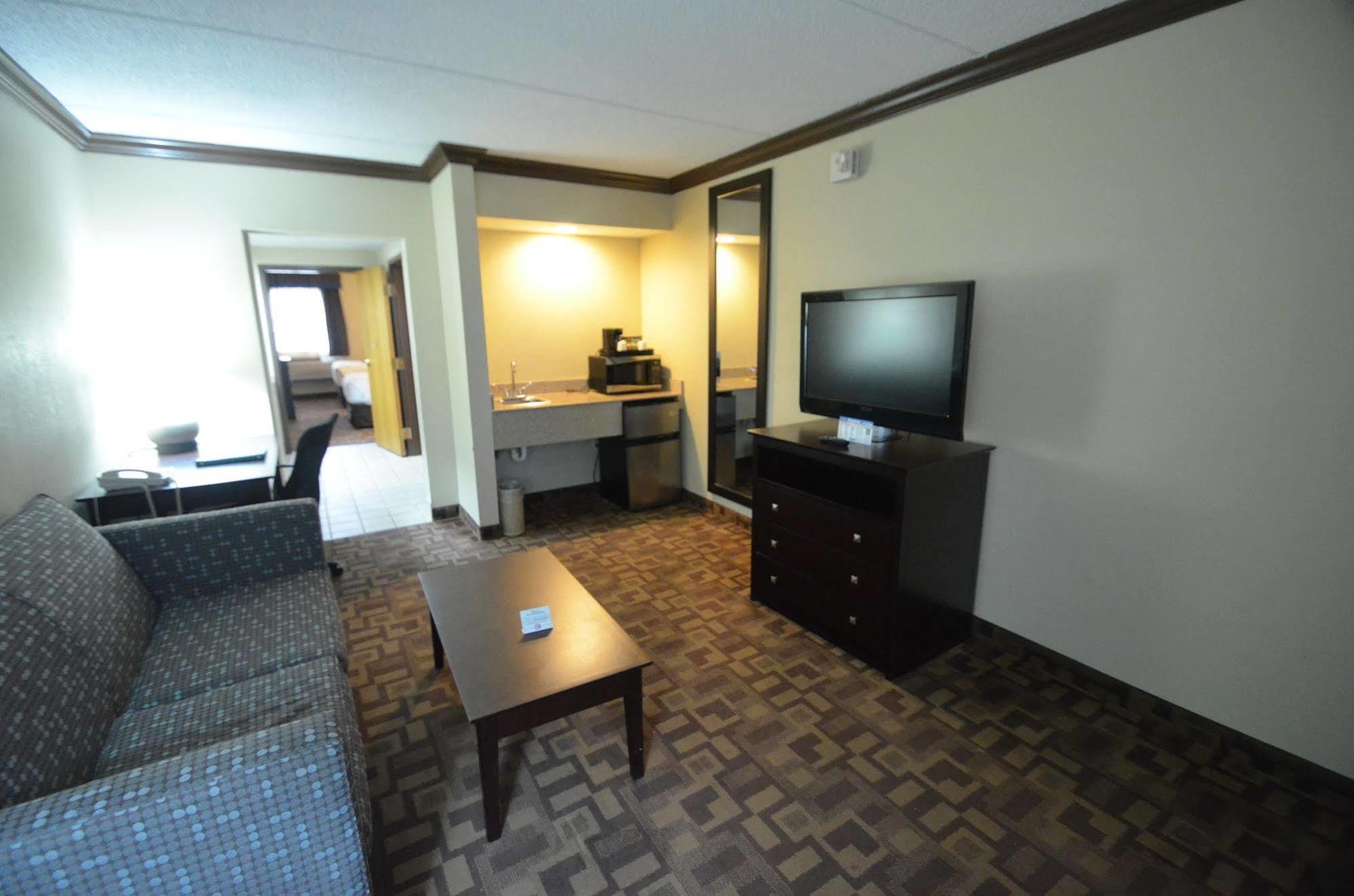 Quality Inn & Suites Quakertown-Allentown Экстерьер фото