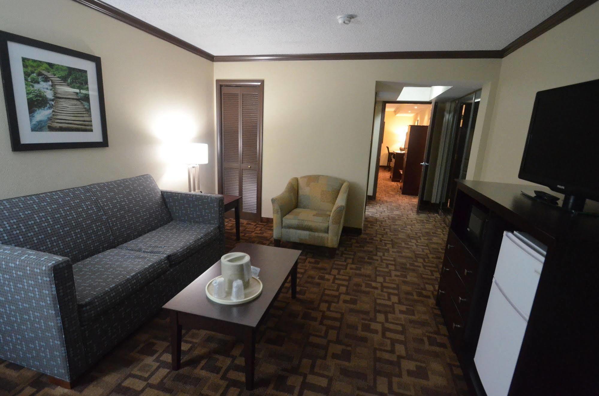 Quality Inn & Suites Quakertown-Allentown Экстерьер фото