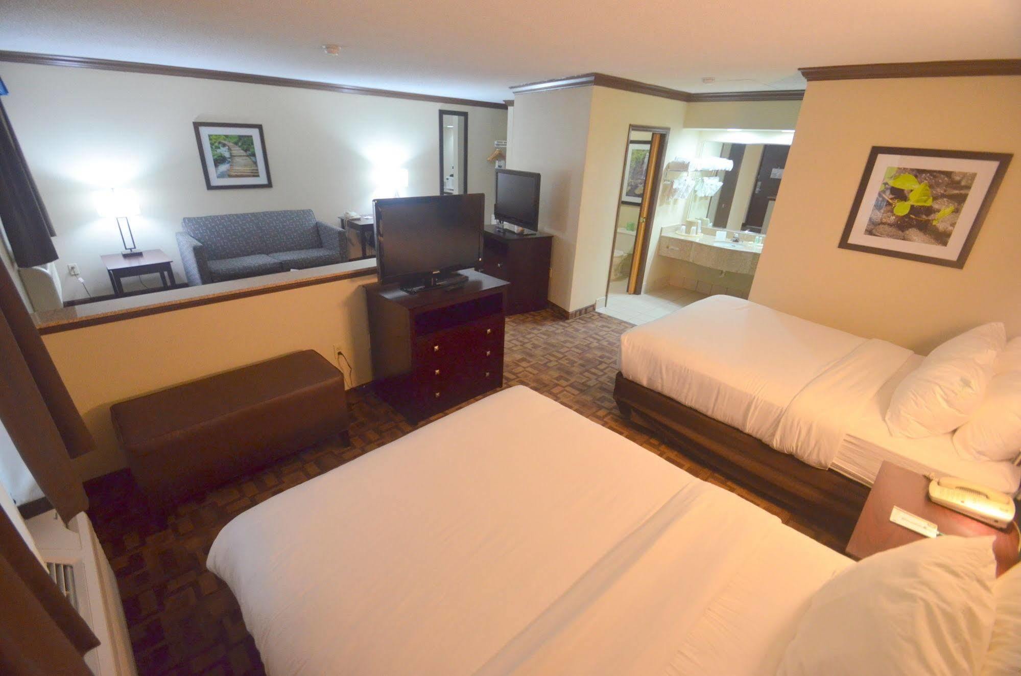 Quality Inn & Suites Quakertown-Allentown Экстерьер фото